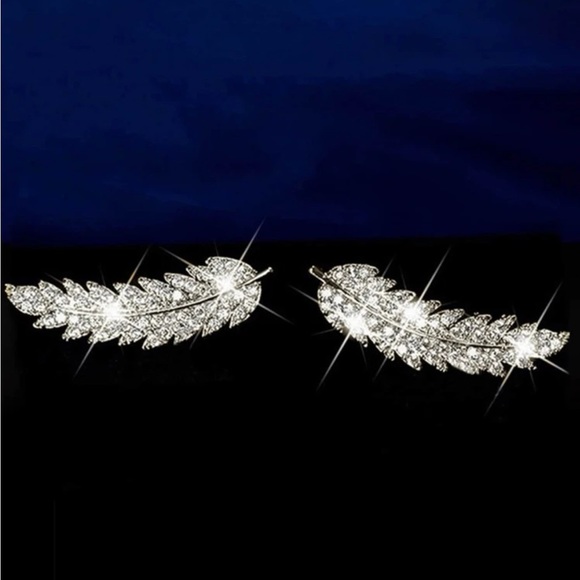 Luxury Feather Diamond Earrings - Picture 4 of 4